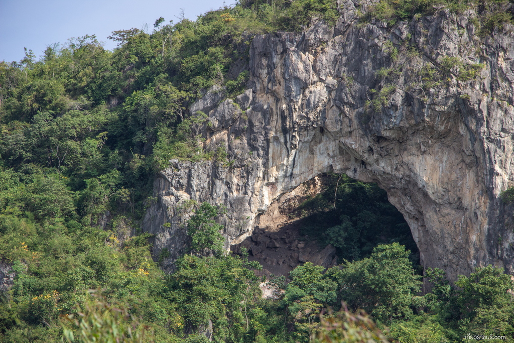 6.เขาทะลุ